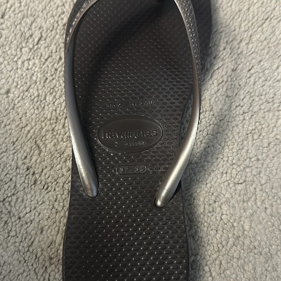 Brown Havaiana’s - Picture 2 of 3